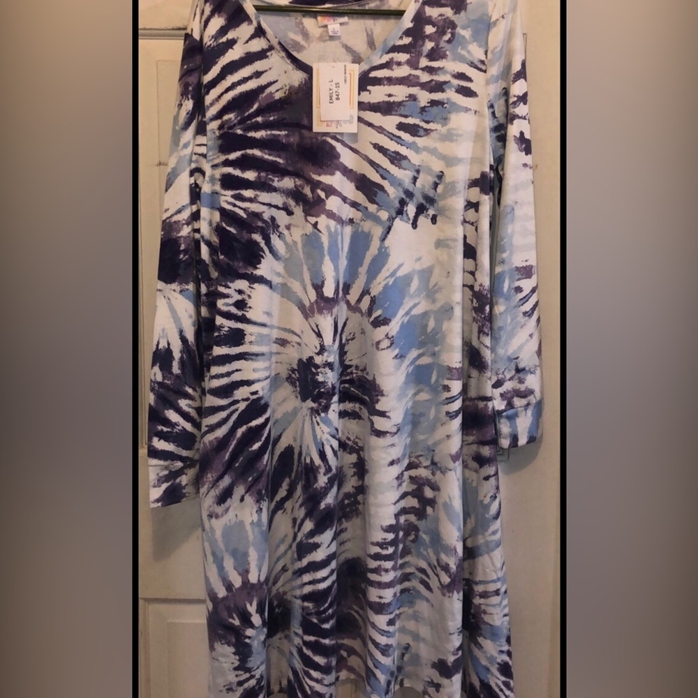 Lularoe Size Large Tie-Dye Emily